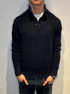 Ralph Lauren Stickad - Strl - S | Skick - 10/10 | Nypris - ca 1700kr | Vid minsta lilla fundering gör det bara att höra av sig!