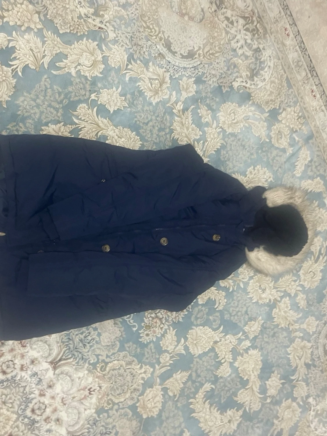 Mörkblå parkas med fuskpäls - 1