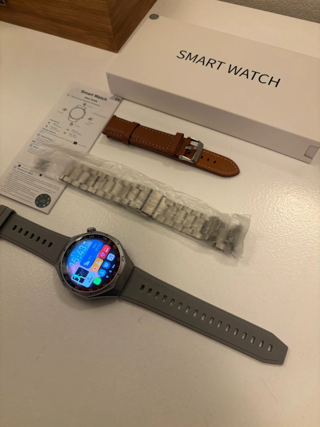 Smart Watch (rund modell, grå silikonband)