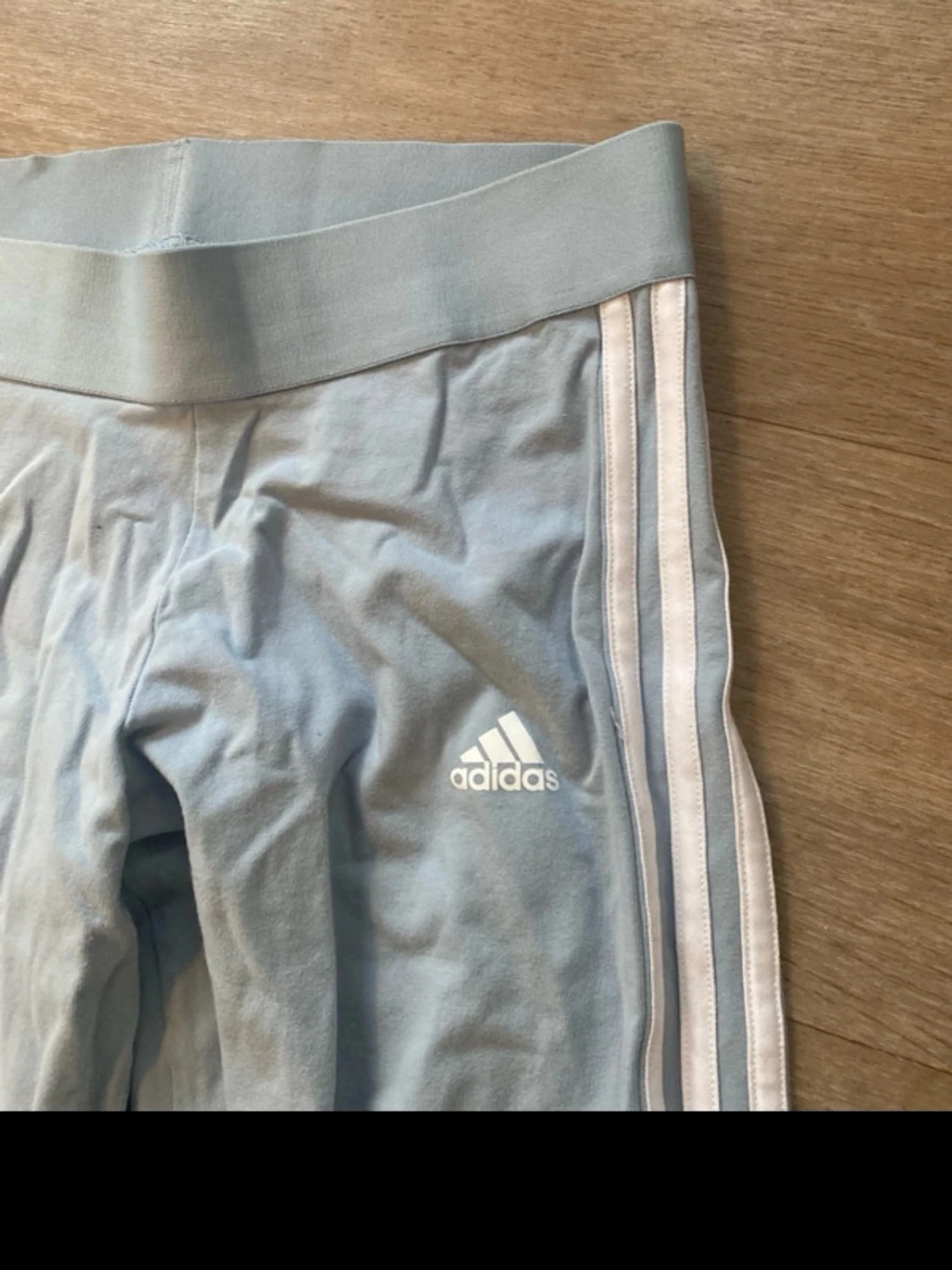 Ljusblå Adidas leggings tights med vita ränder - 1