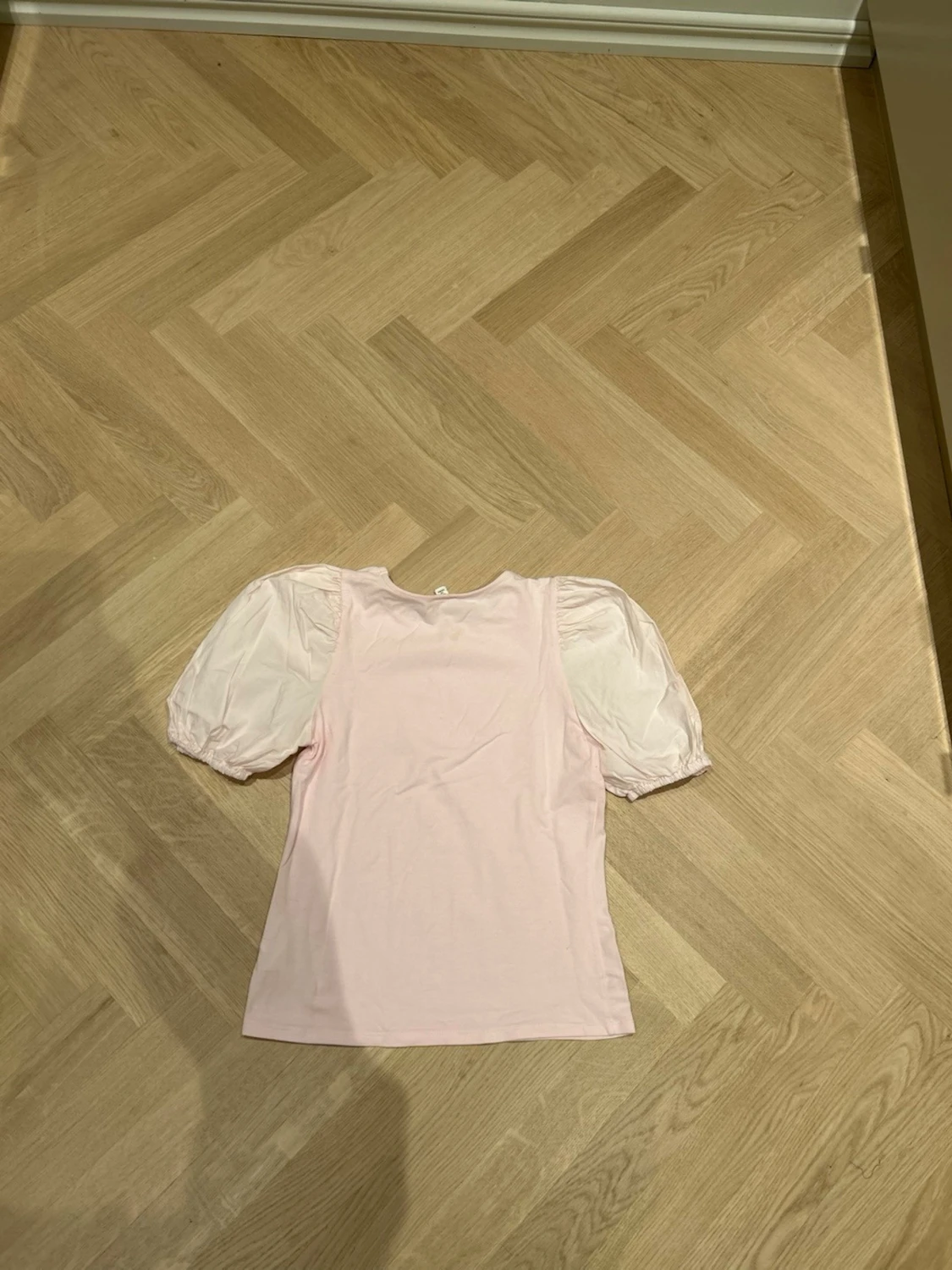 Ljusrosa topp med puffärmar S - 1