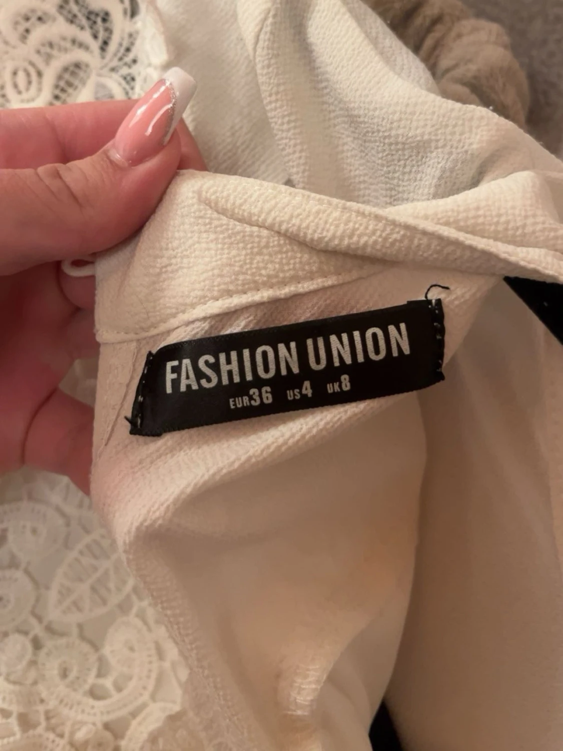 Vit blus i storlek 36 - 1