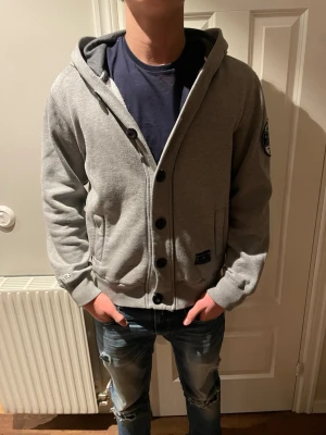 *Unik* Cardigan - Lite schysstare cardigan storlek s använd ett tag men inga tydliga defekter eller av användning✌🏼