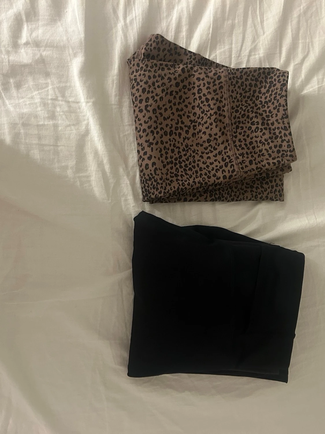 Leopardmönstrade leggings & svarta SOC tights