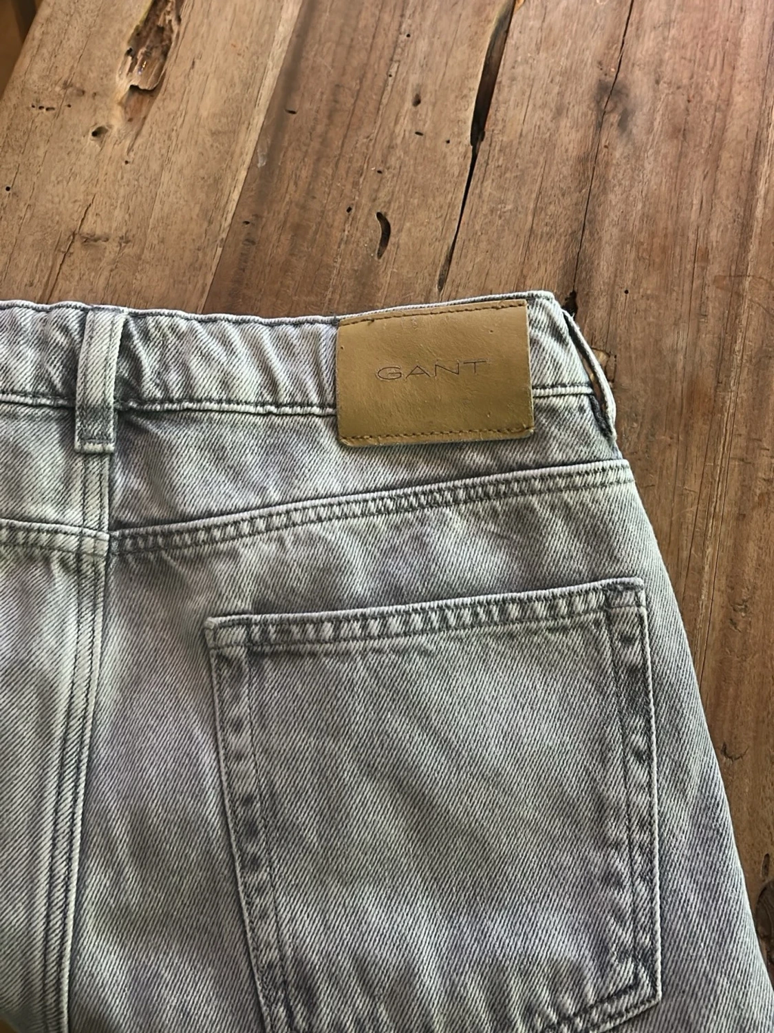 Ljusgrå jeans från GANT - 1