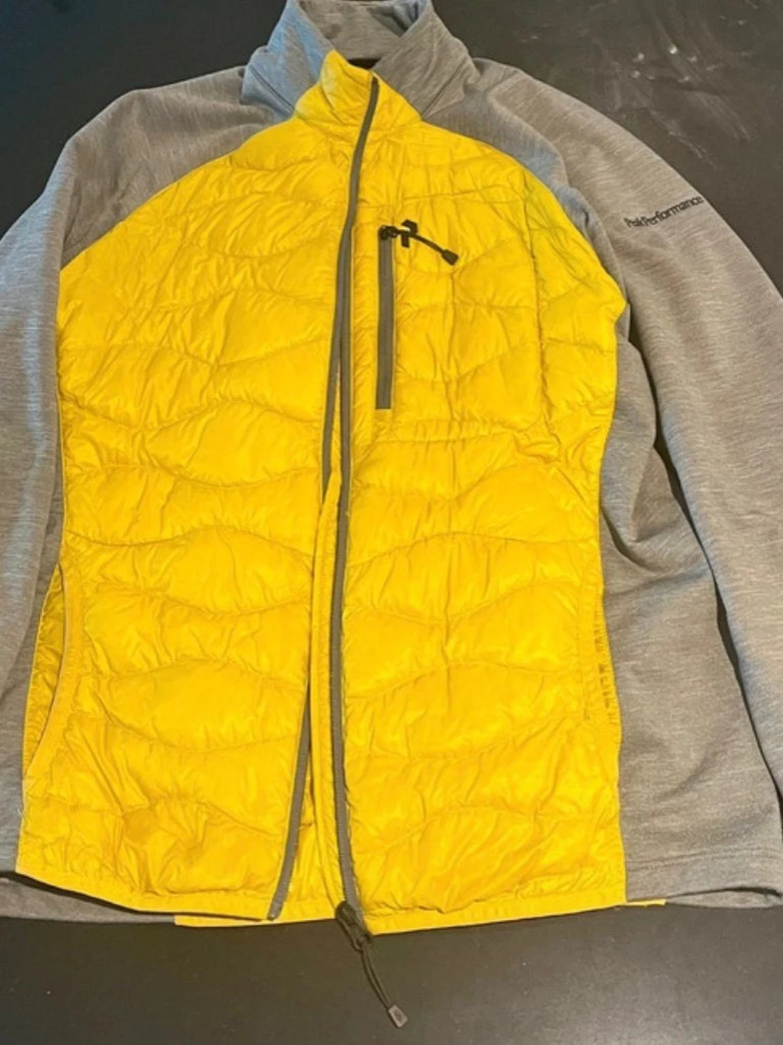 Gul dunväst Peak Performance M