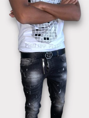 Philipp Plein bälte 115cm - Helt ny.fin replika med hög kvalitét. Pris: 649kr. Storlek: 115cm. Först till kvarn. Skickas direkt inom 24h