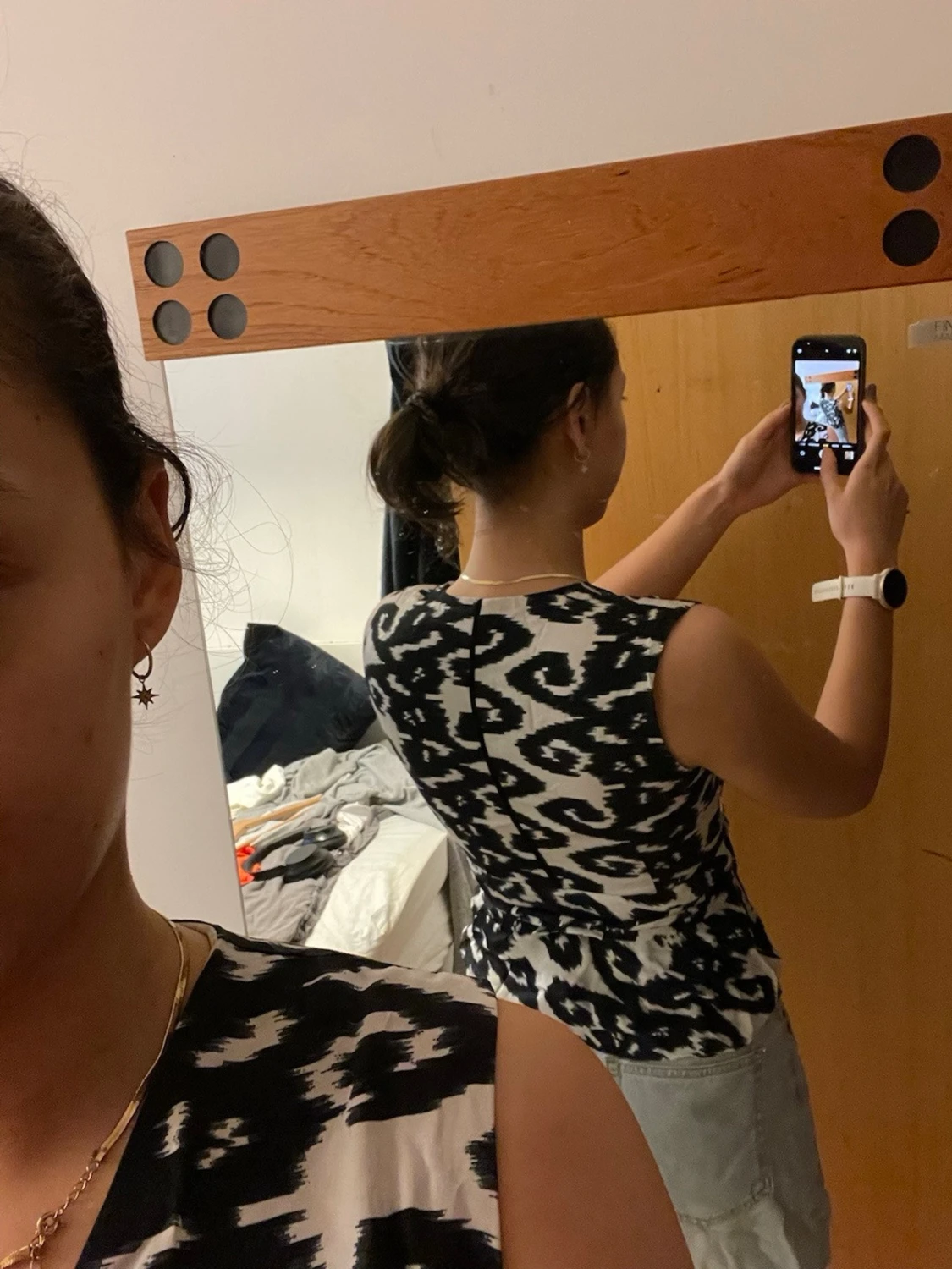 Svartvit omlottopp från DAY - 1