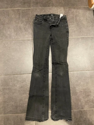 LTB jeans - Jättefina ltb jeans💛skriv för frågor eller bilder på