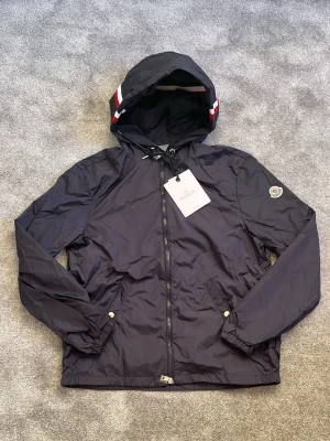 Moncler vindjacka  - Storlek S.