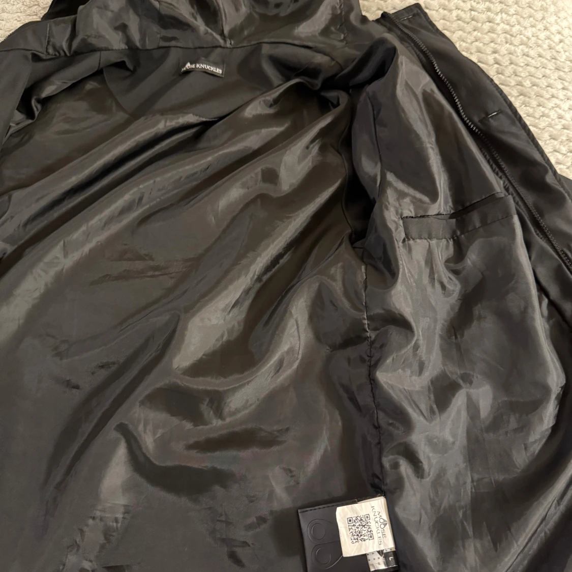 Svart vindjacka från Moose Knuckles - 4
