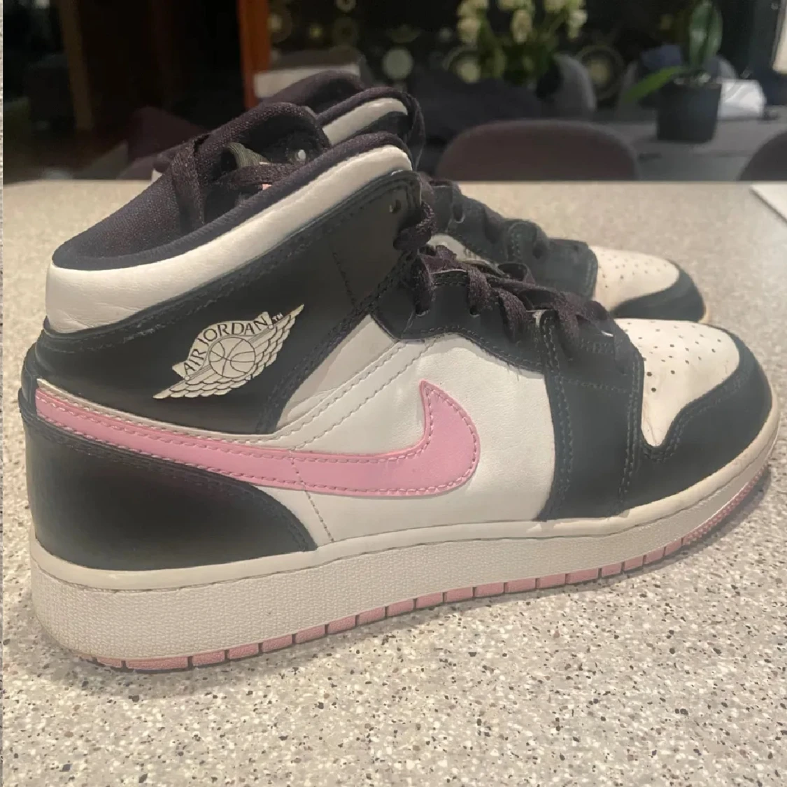 Nike Air Jordan 1 svart/vit/rosa - 1