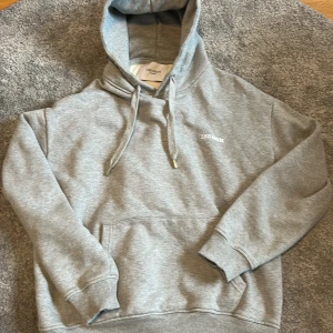 Les Deux hoodie - En riktigt Fet hoodie stilren och perfekt för dig som bara vill ha en soft hoodie tveka ej att skriva vid funderingar 