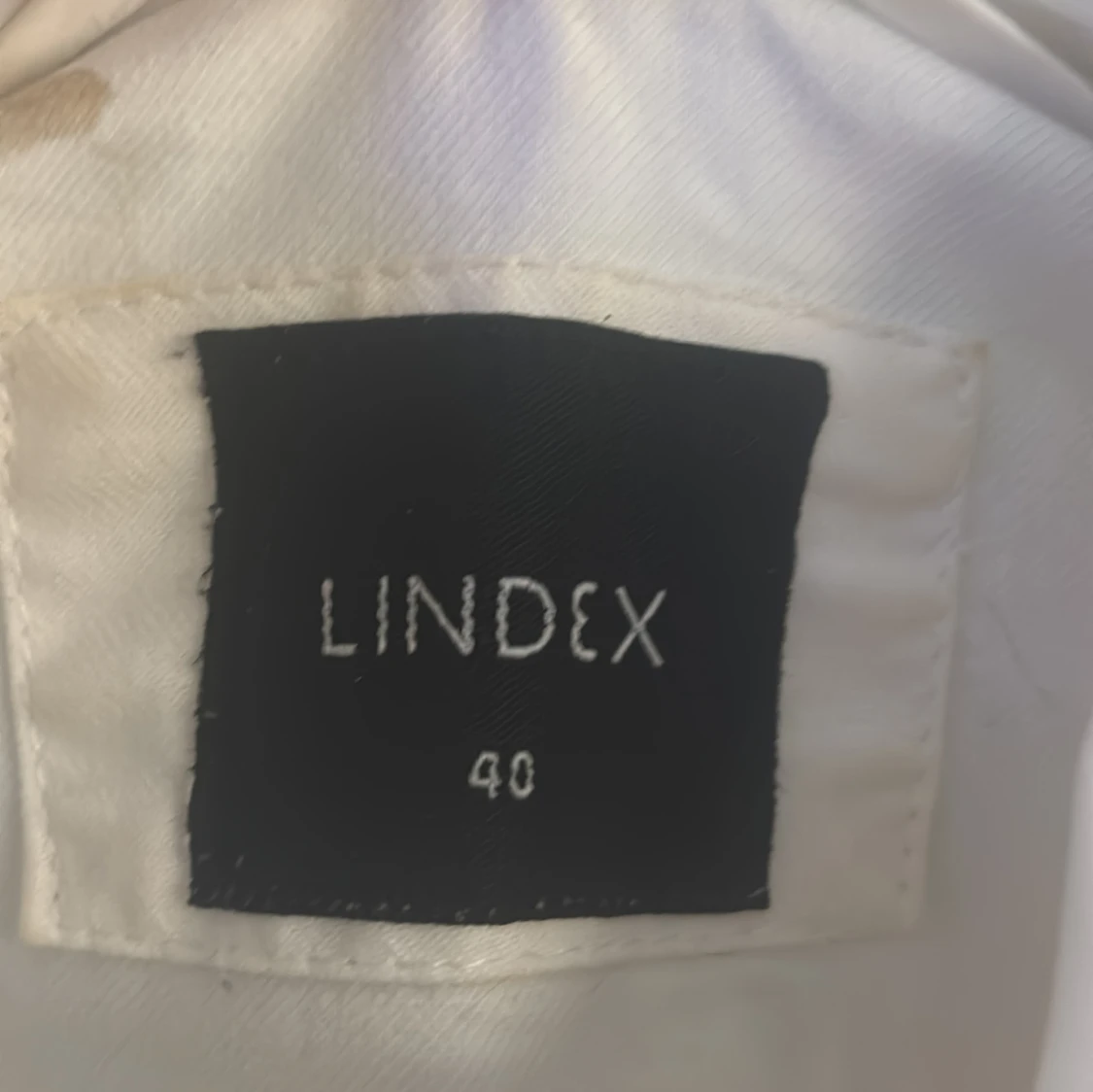 Vit jeansjacka från Lindex, stl 40 - 2