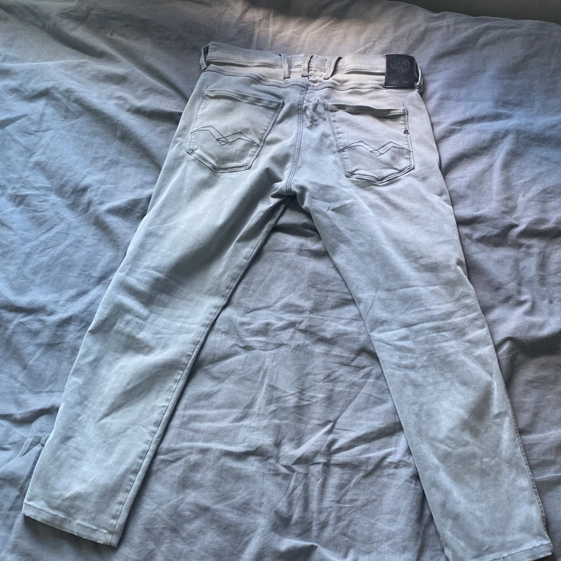 Snygga gråa replay jeans