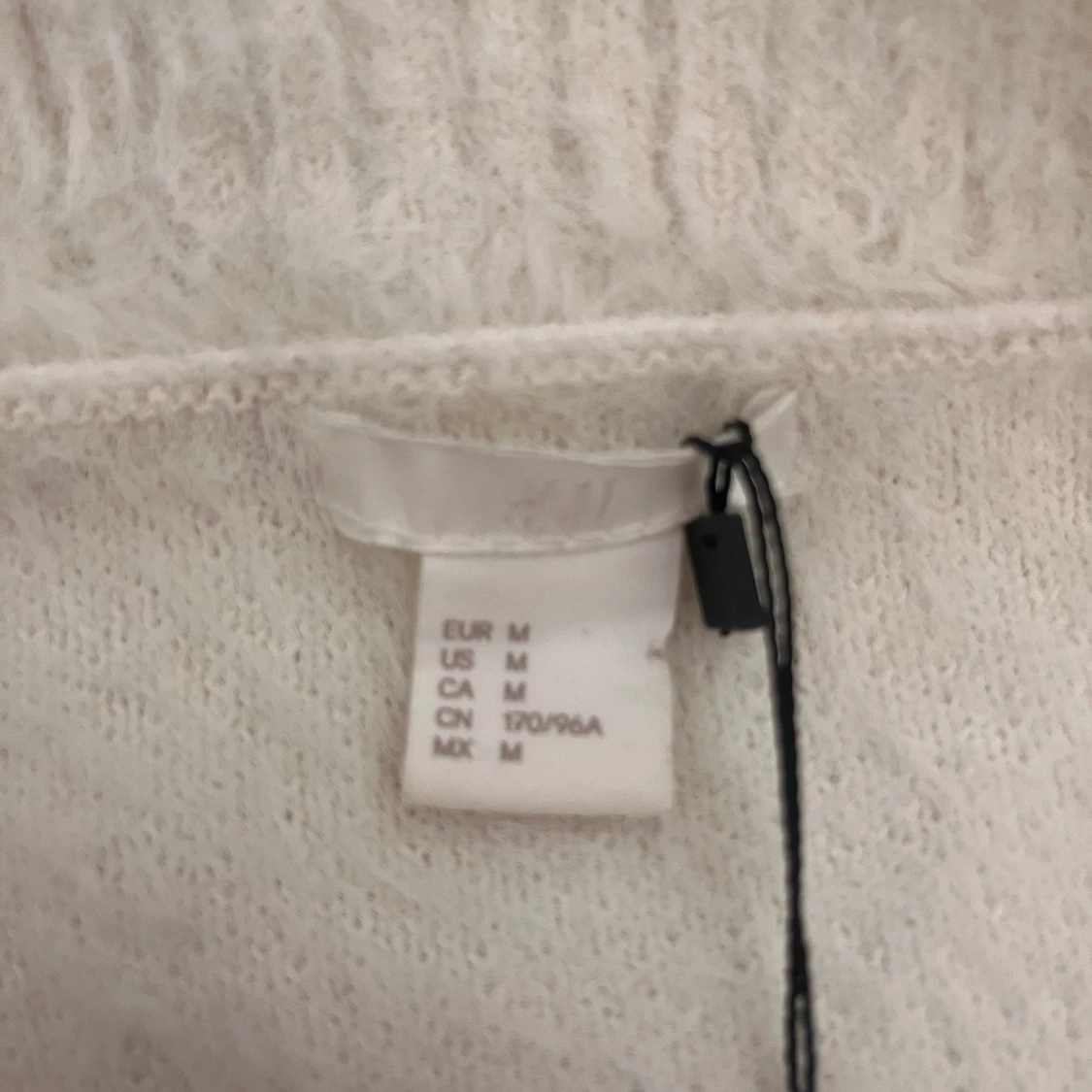 Offshoulder fluffig vit tröja H&M - 2