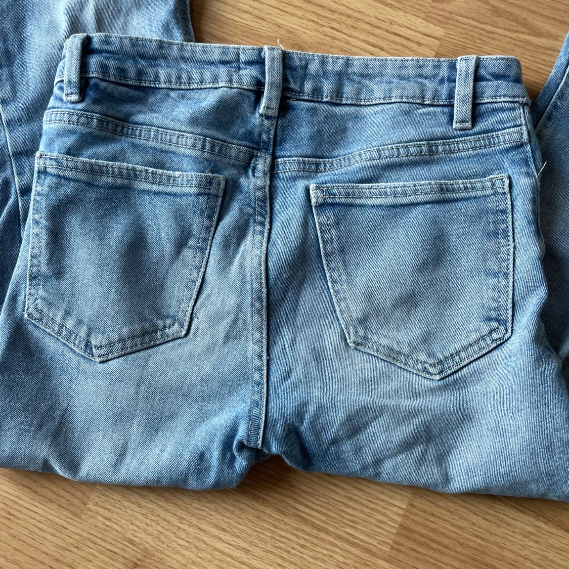 Bootcut ljusblå jeans från Levi's - 3