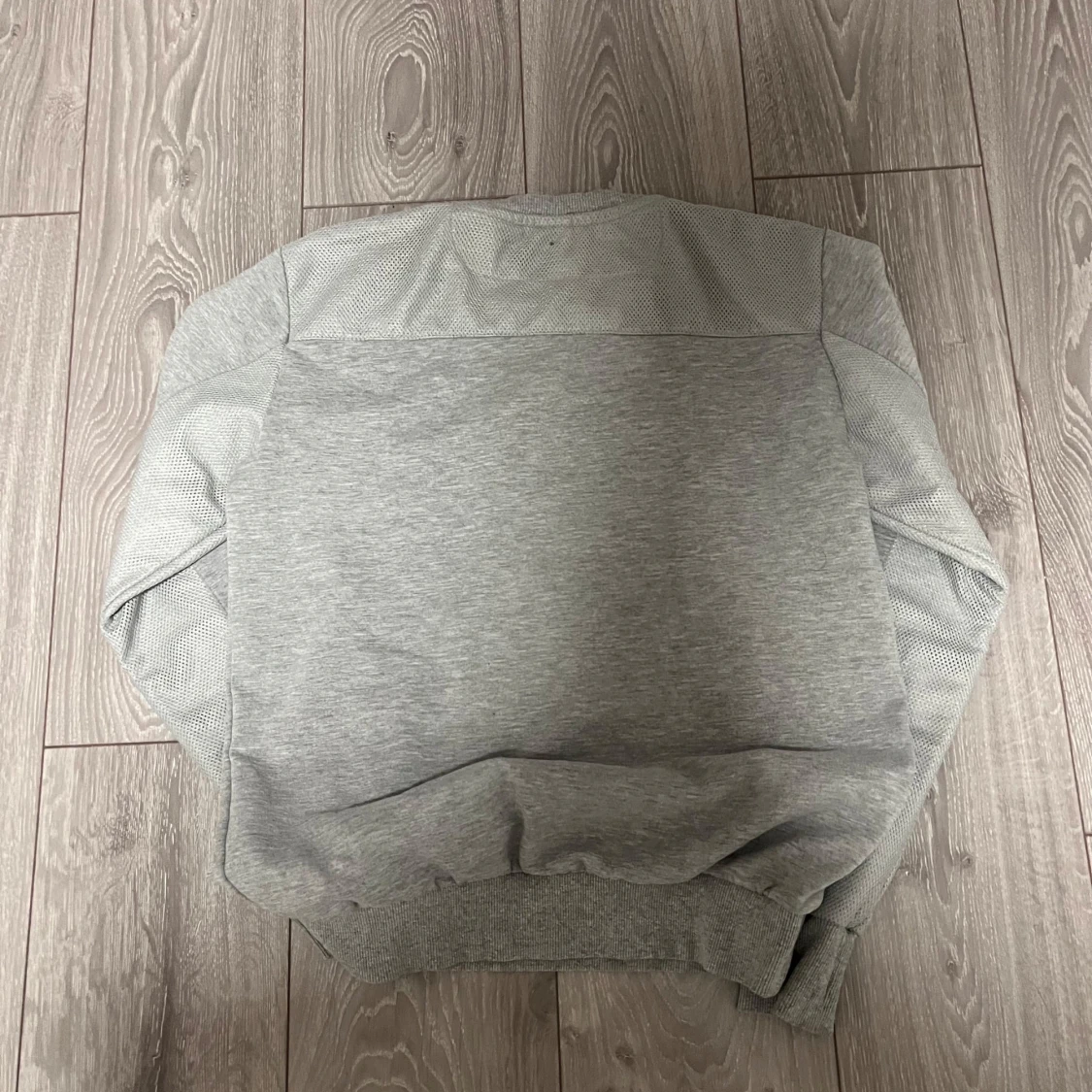 Grå sweatshirt från Hugo Boss - 1