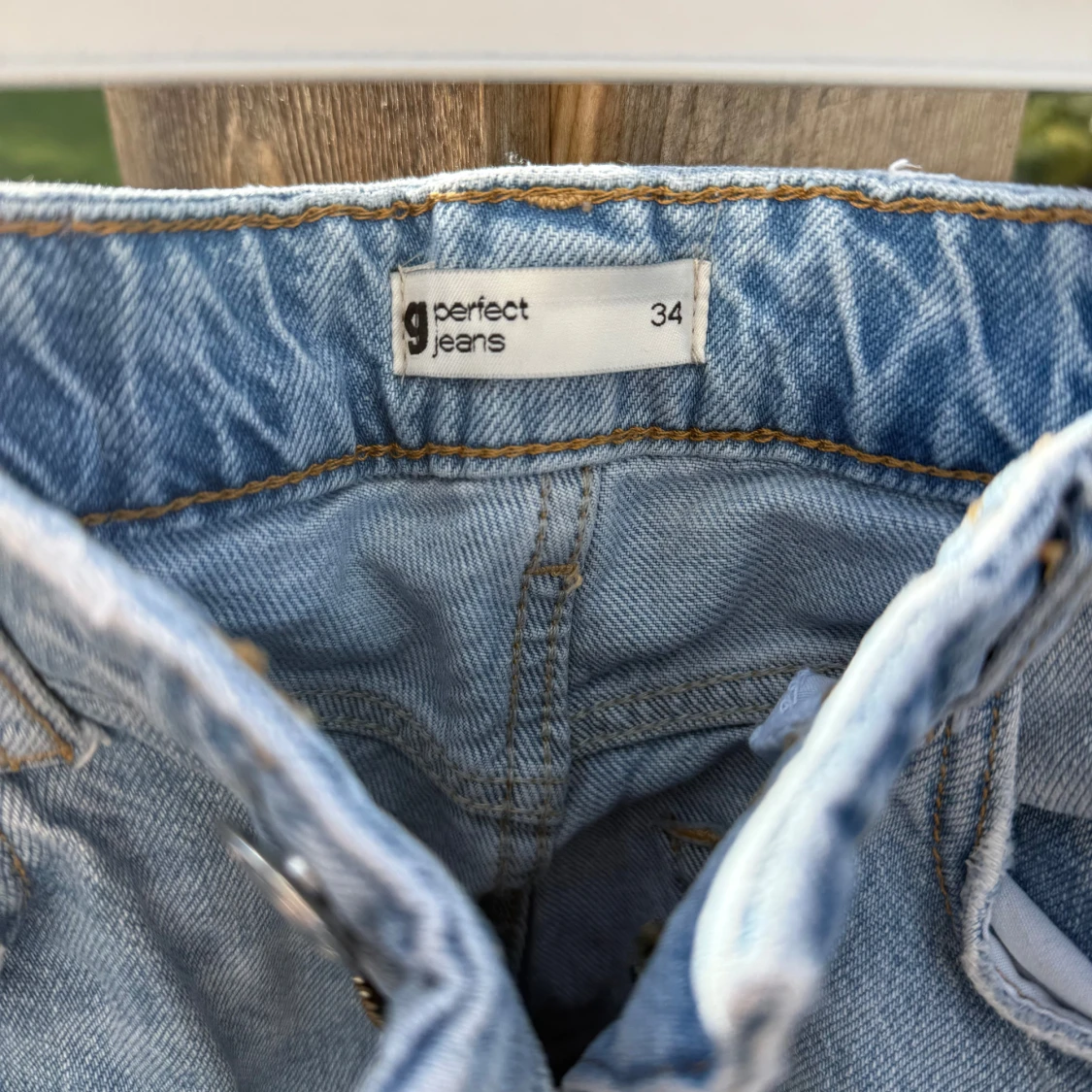Ljusblå high waist jeans från Gina Tricot  - 3