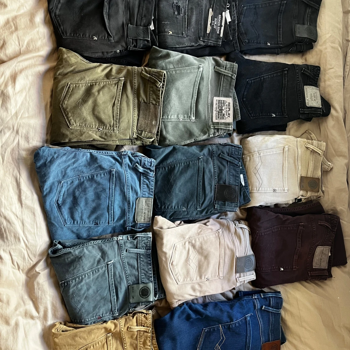 Färgglada Replay jeans i olika färger(13 stycken)