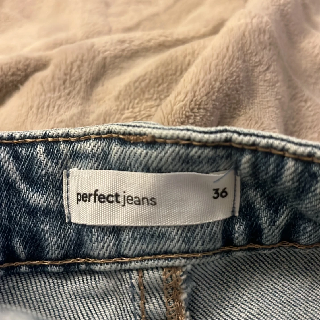 Ljusblå jeans från gina, strl 36 - 2