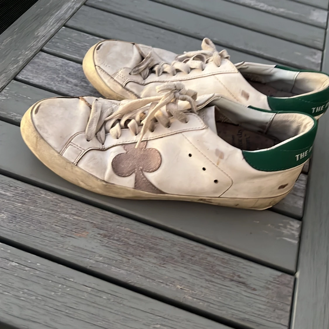 Vita sneakers The Gallerist med grön häl - 2