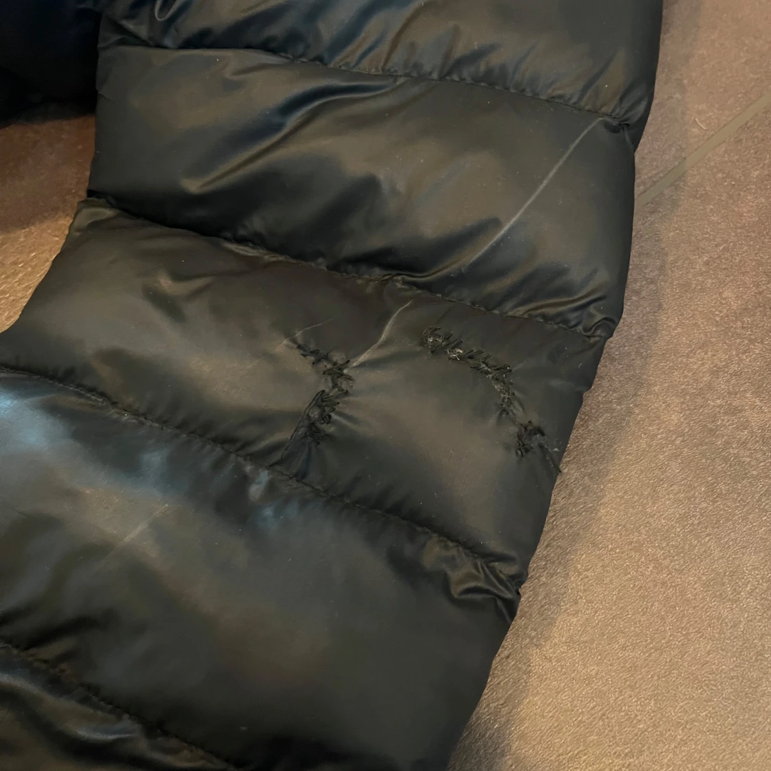 Svart dunjacka från Peak Performance - 3