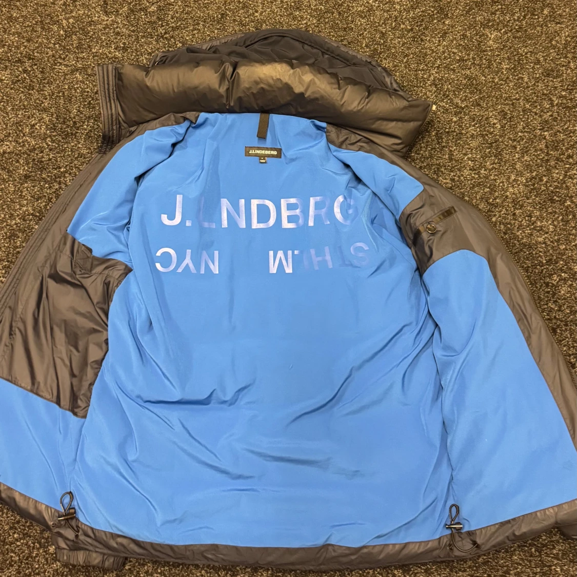 Blå dunjacka från J.Lindeberg - 1