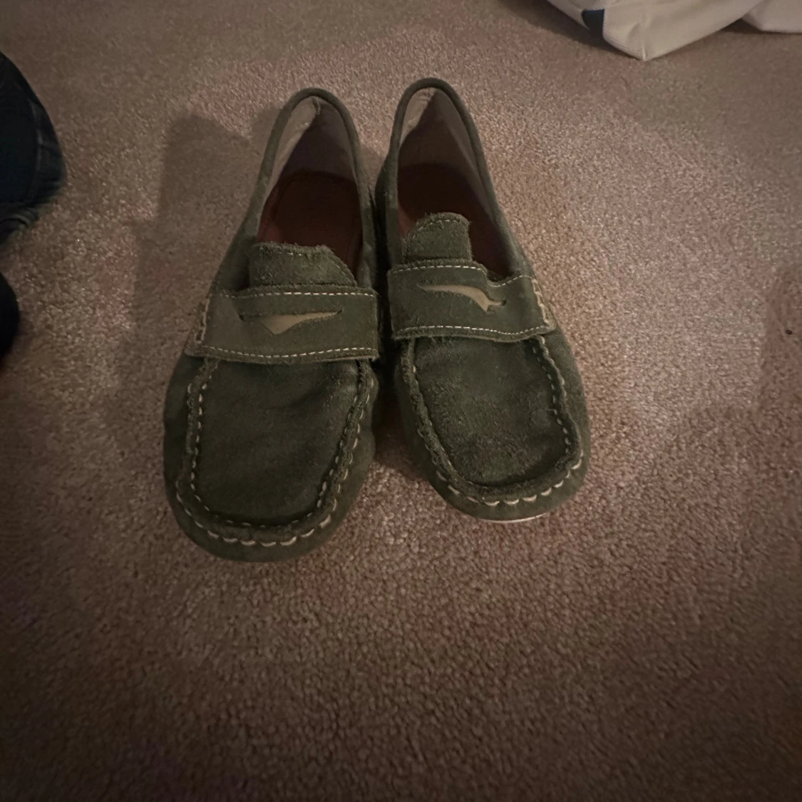 Gröna mockaloafers från Zara stl 33 - 3