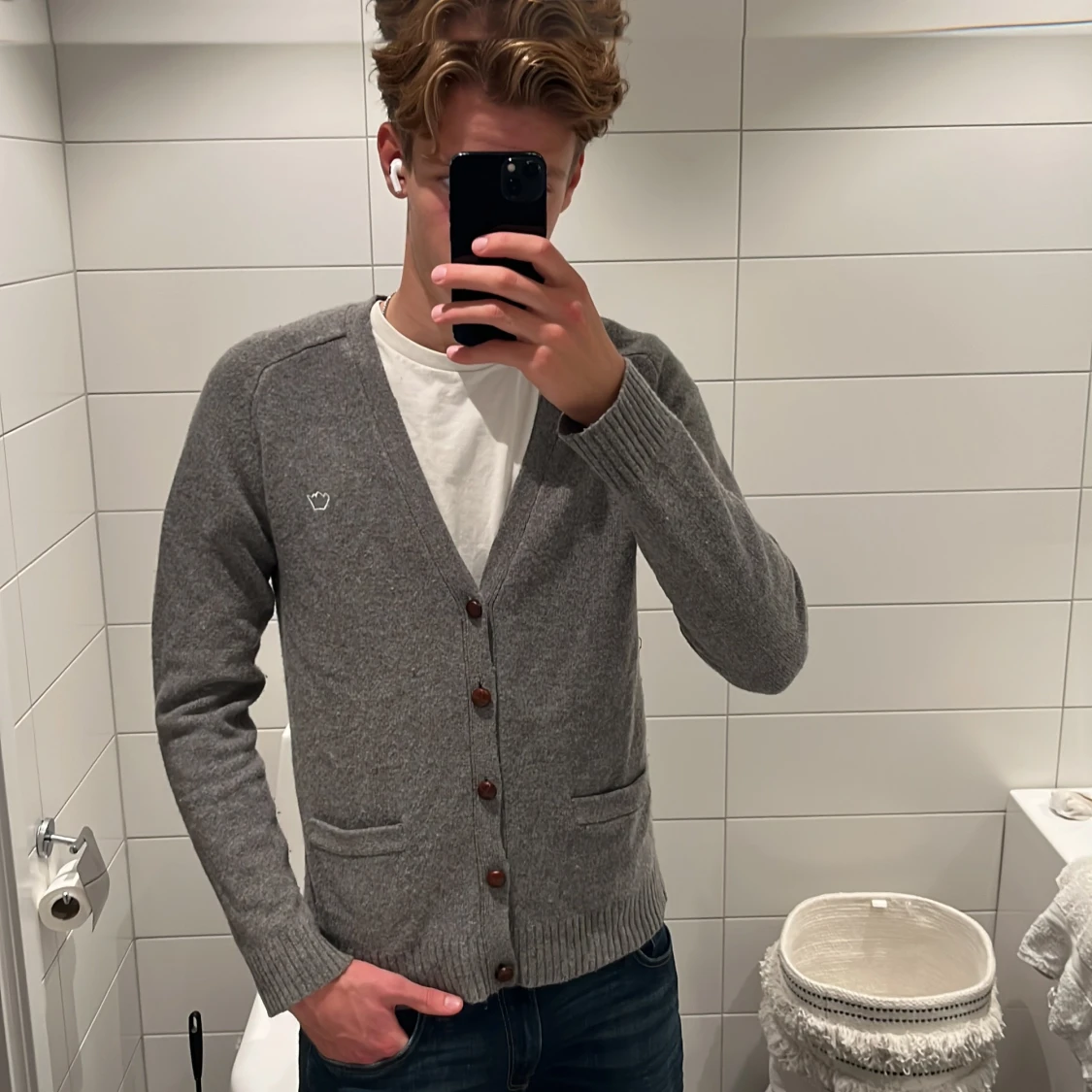 Grå kofta från Svea i lammull