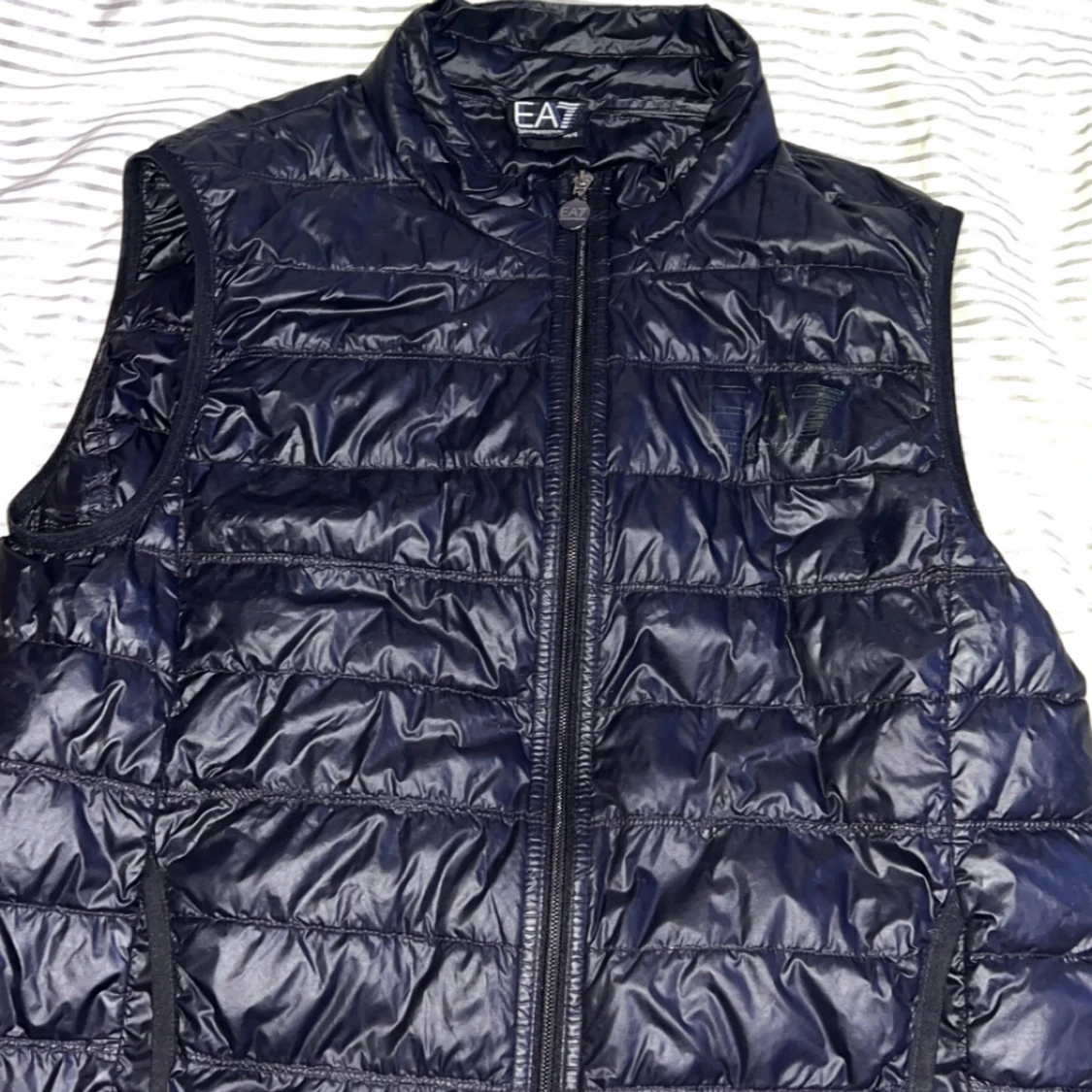 Svart dunväst från EA7 Emporio Armani