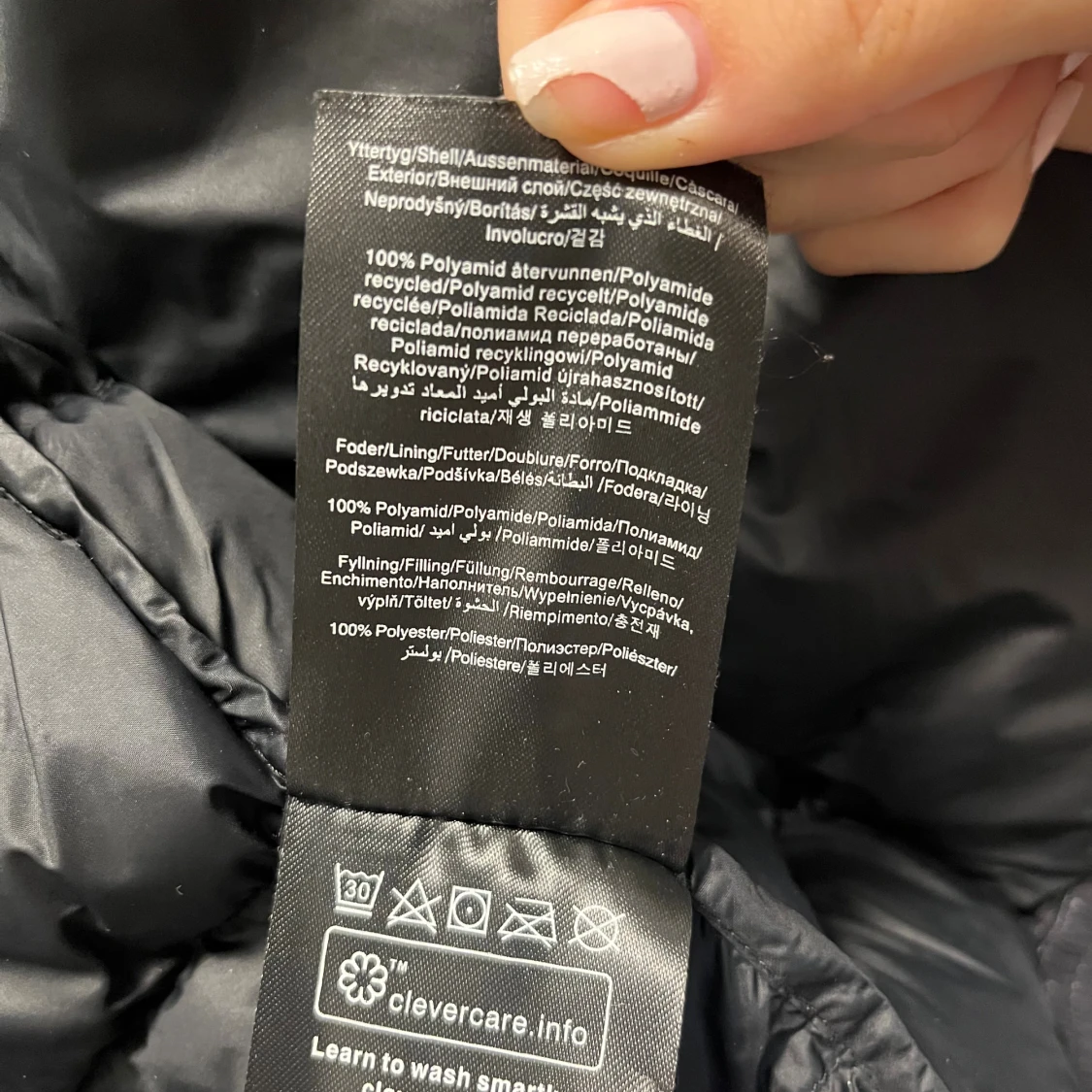 Svart dunjacka Peak Performance  - 4