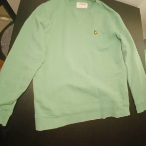 Lyle & Scott Tröja - Grön Lyle & Scott Tröja. Size L. 