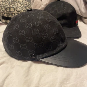 Svart gg keps - Svart gg keps. Hör av er om ni har några frågor🫡