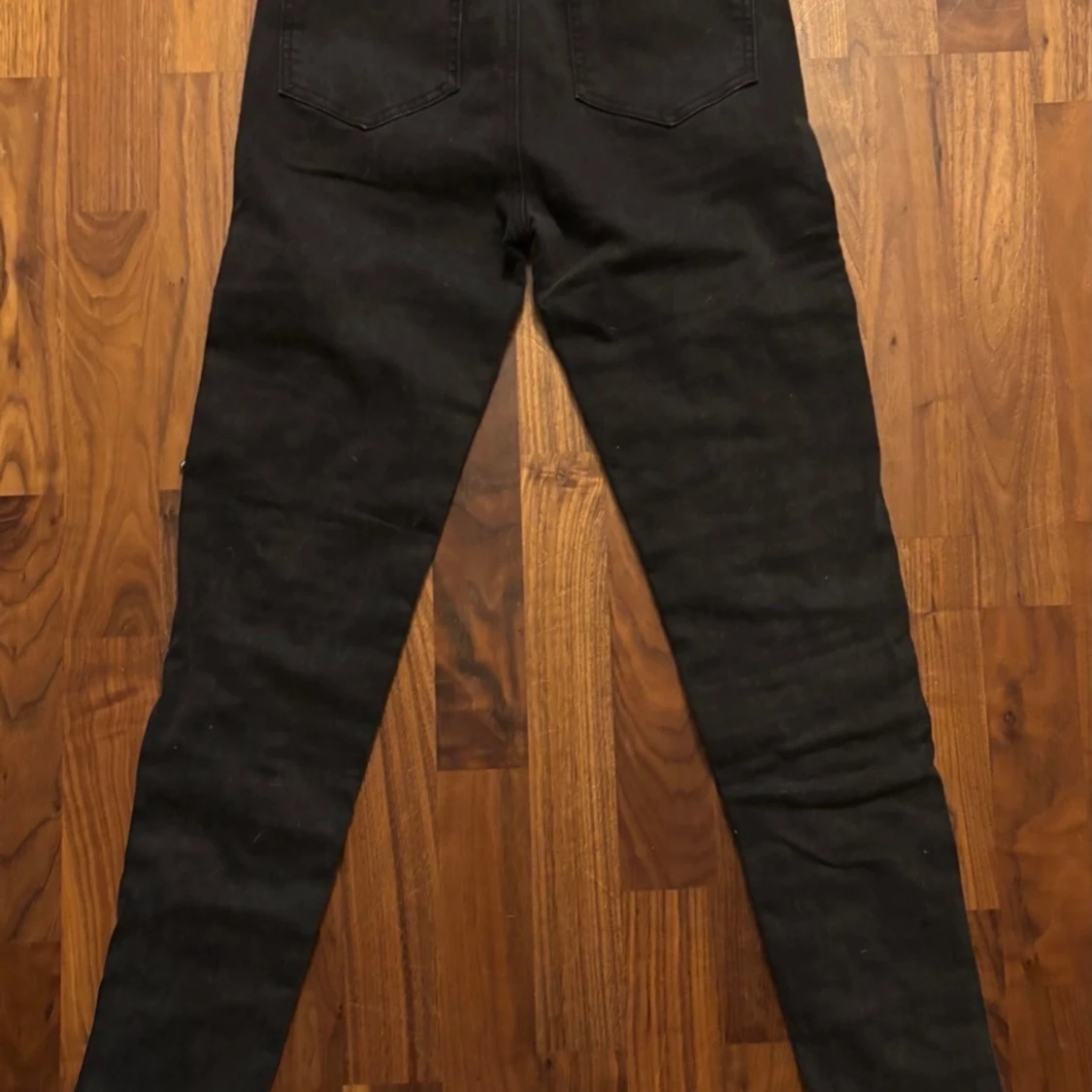 Svarta jeans med snörning från Manière De Voir - 1