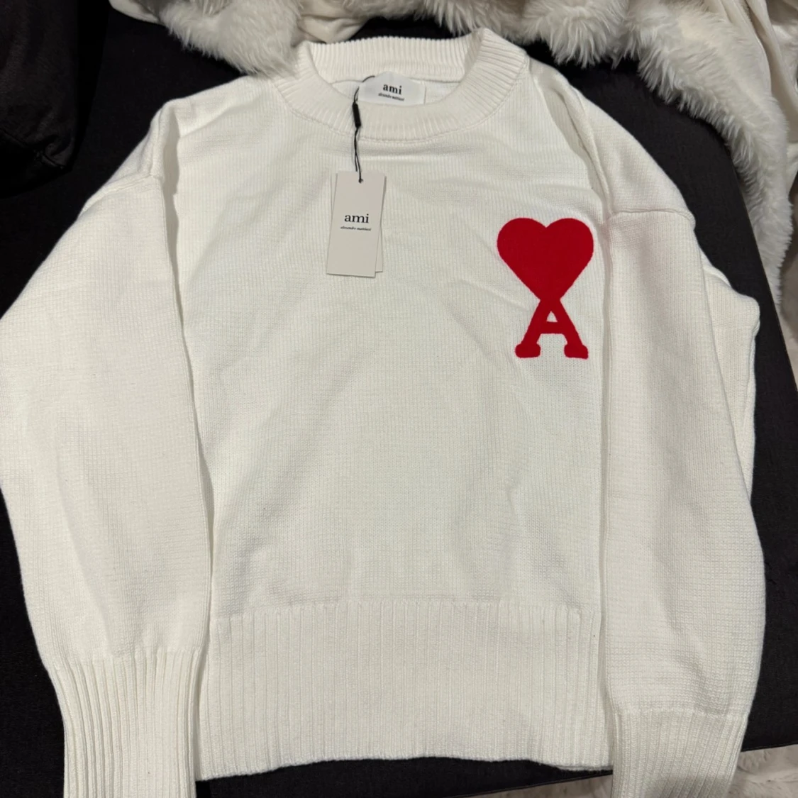 Vit stickad tröja från Ami