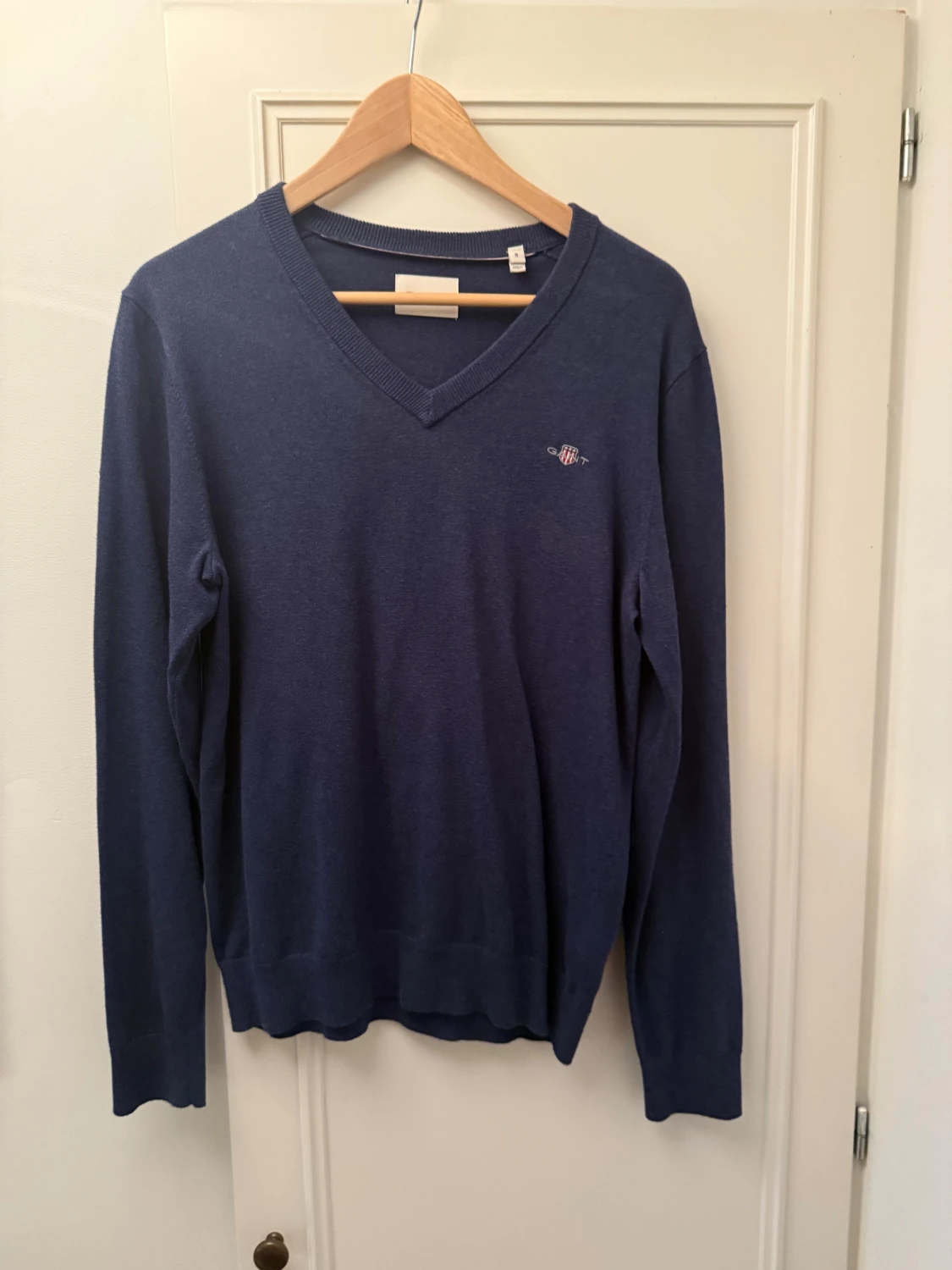 Blå v-ringad tröja från GANT