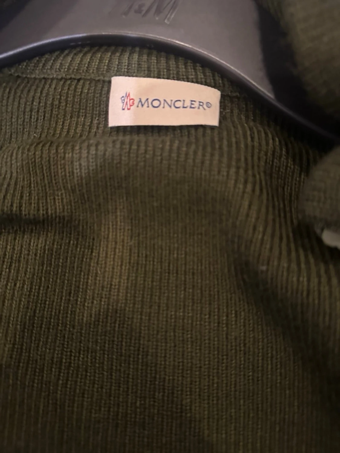 Olivgrön pufferjacka från Moncler - 4