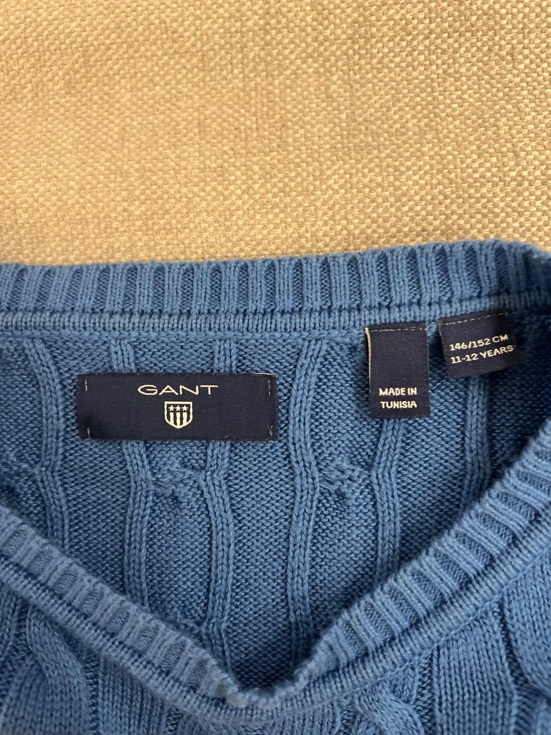 Blå kabelstickad tröja från GANT - 1