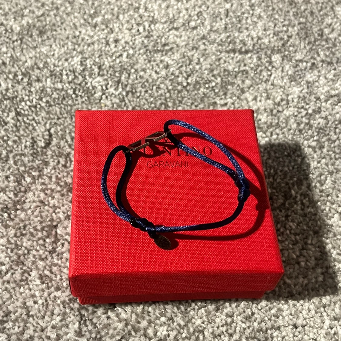  blått armband med Valentino-logga - 2