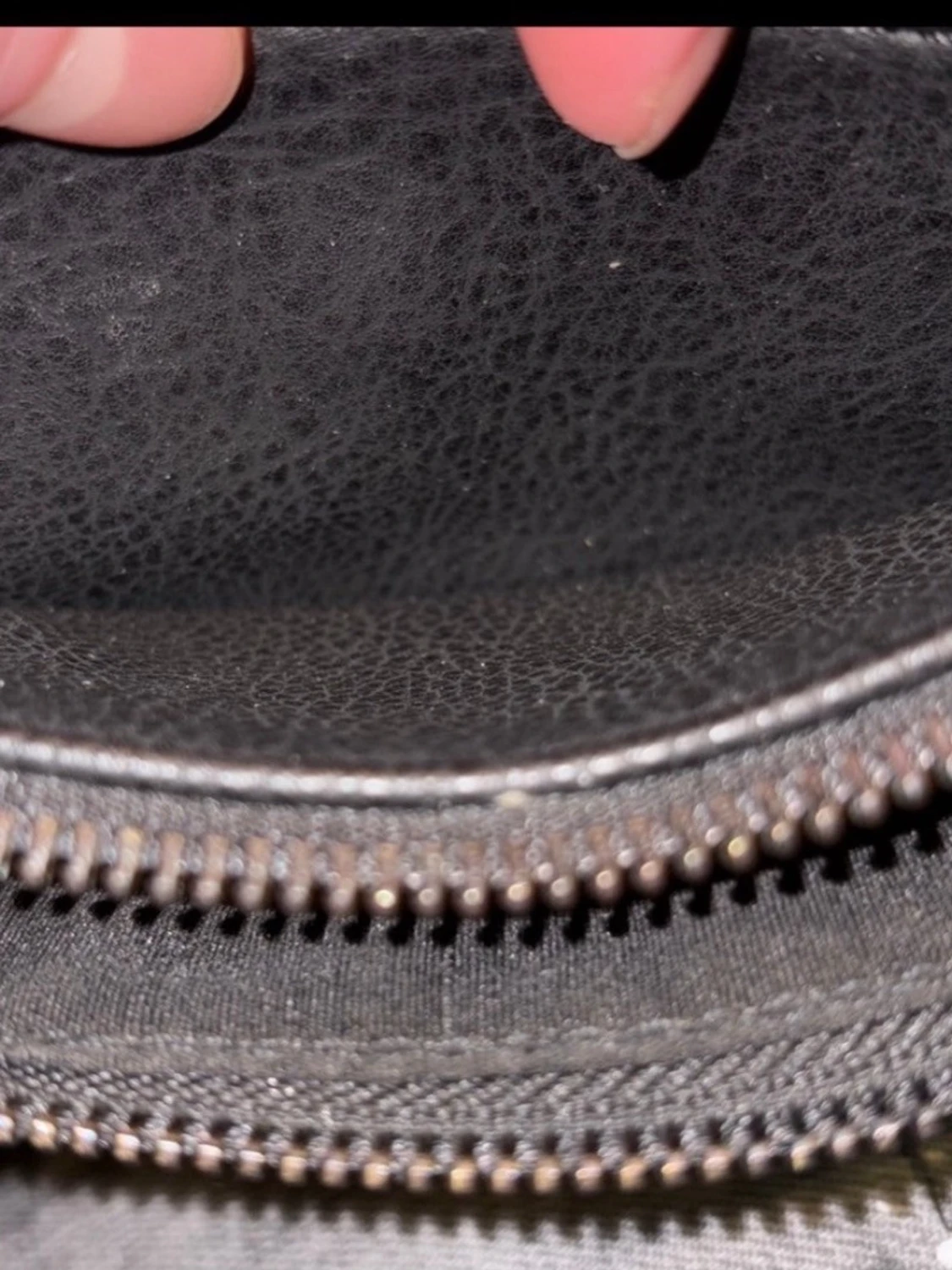 Svart axelväska i skinn från Åhléns - 2