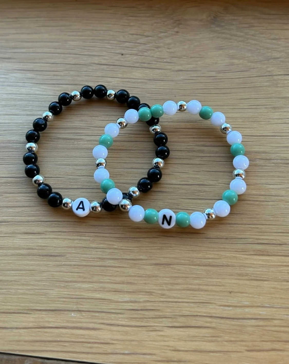 Bokstavs-armband 🤍 - 1