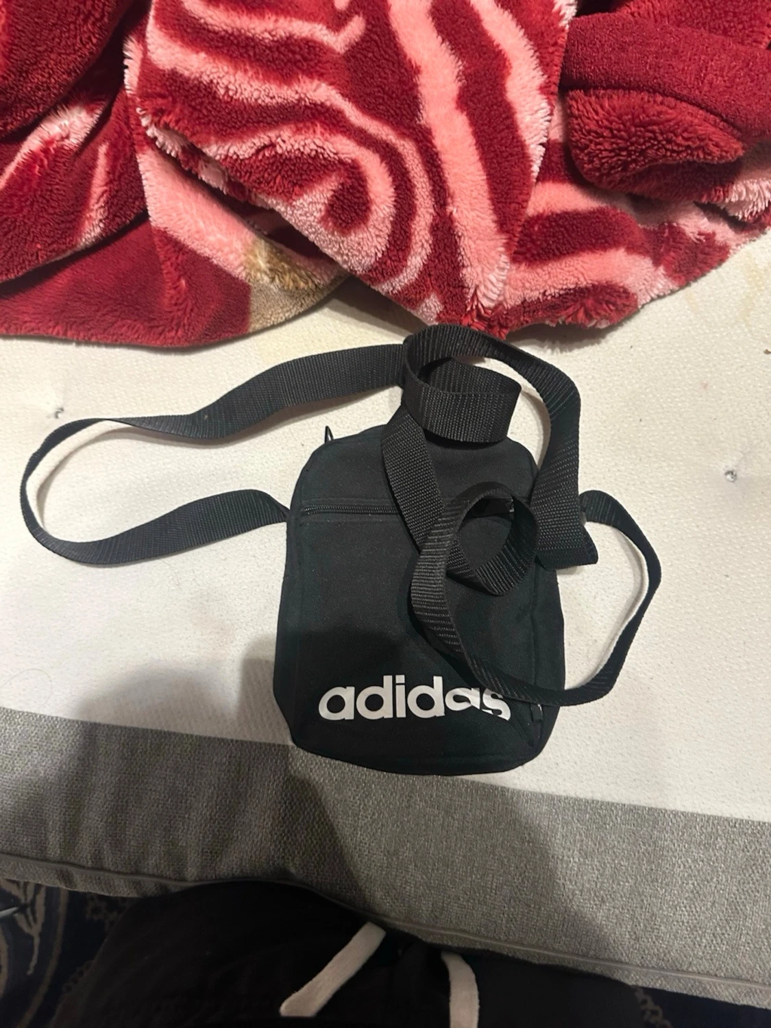 Svart axelväska från Adidas - 1