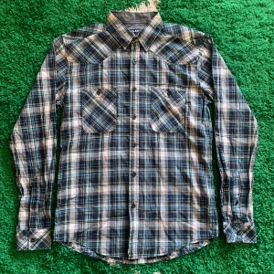 Jack & Jones skjorta - Skön skjorta från Jack & Jones. Uppskattat skick 8/10.