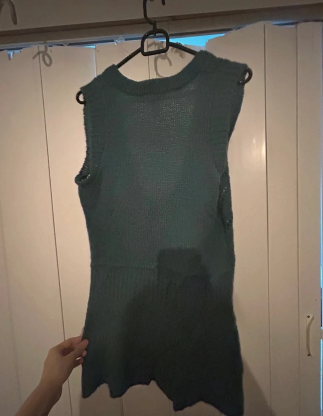 Mörkgrön stickad kortklänning - 3