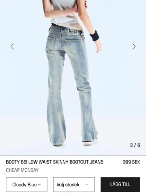 Cheap monday jeans - Helt nya med lappen kvar. Köpte ju då dessa för mina andra var för små men dessa tyckte jag var för stora så därför säljer jag de. Nypris 400. 