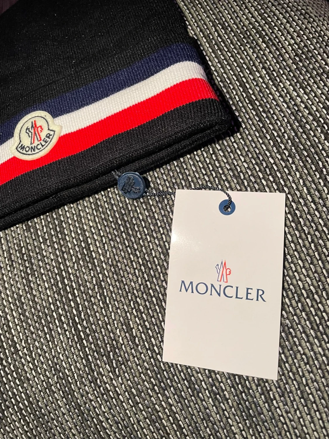 Moncler mössa 