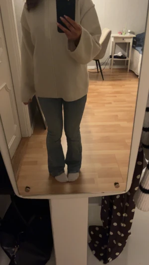 Junkyard jeans ljusblå  - Fint skick, lite slitna längs fötterna. Skriv ifall fler frågor😊💕