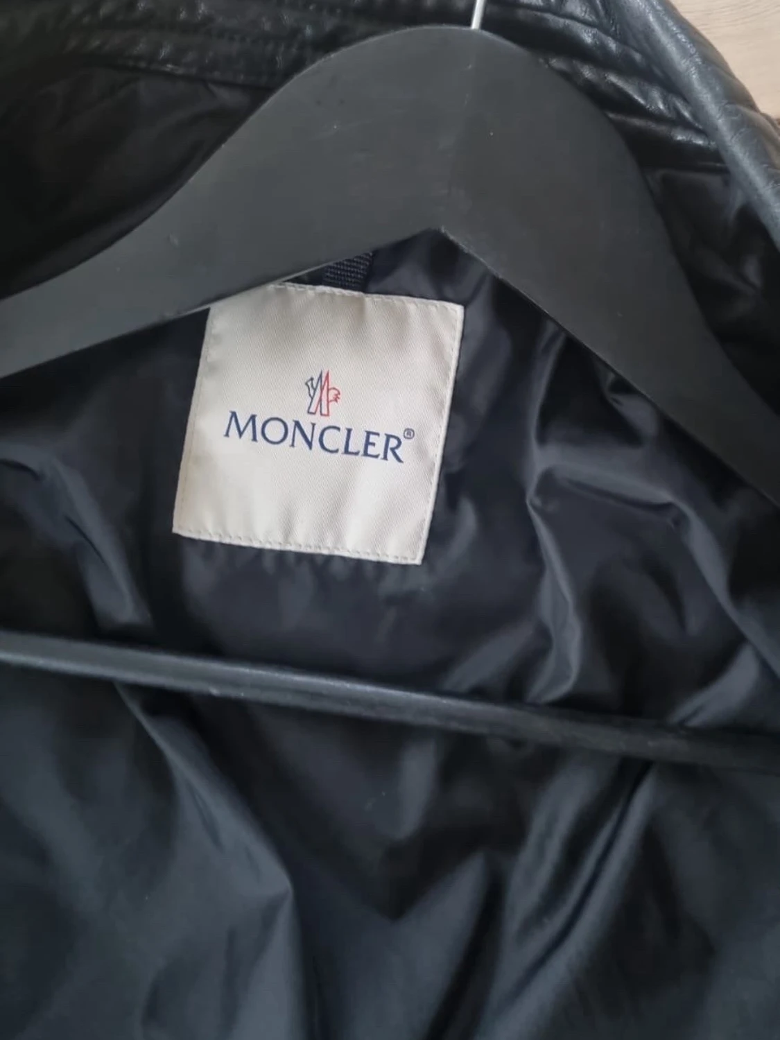 Svart quiltad dunjacka från Moncler - 2