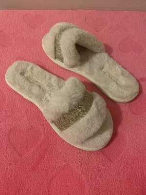 Michael Kors tofflor - Nya och oanvända